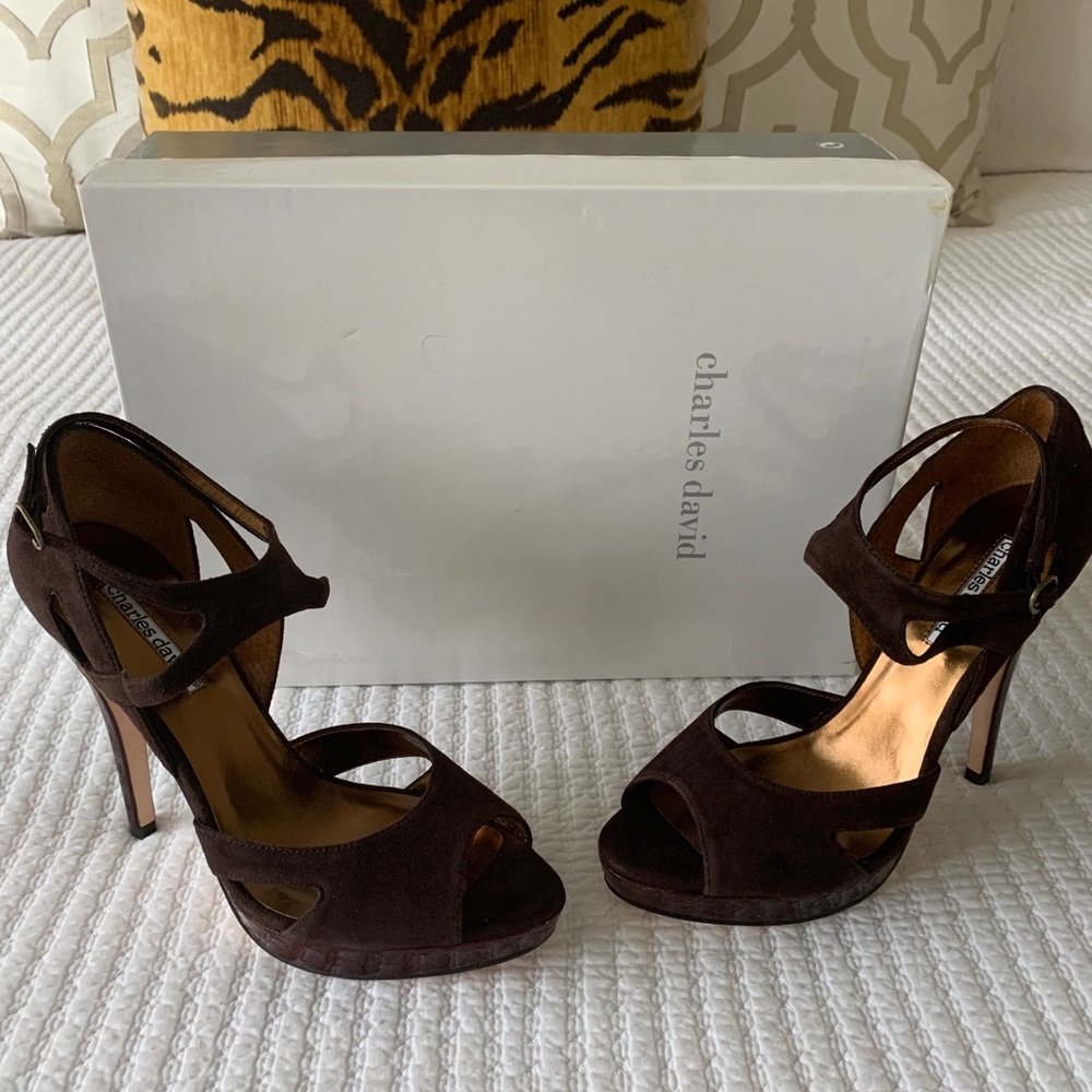 NEW in Box Charles David Brown Suede Heels Garbo